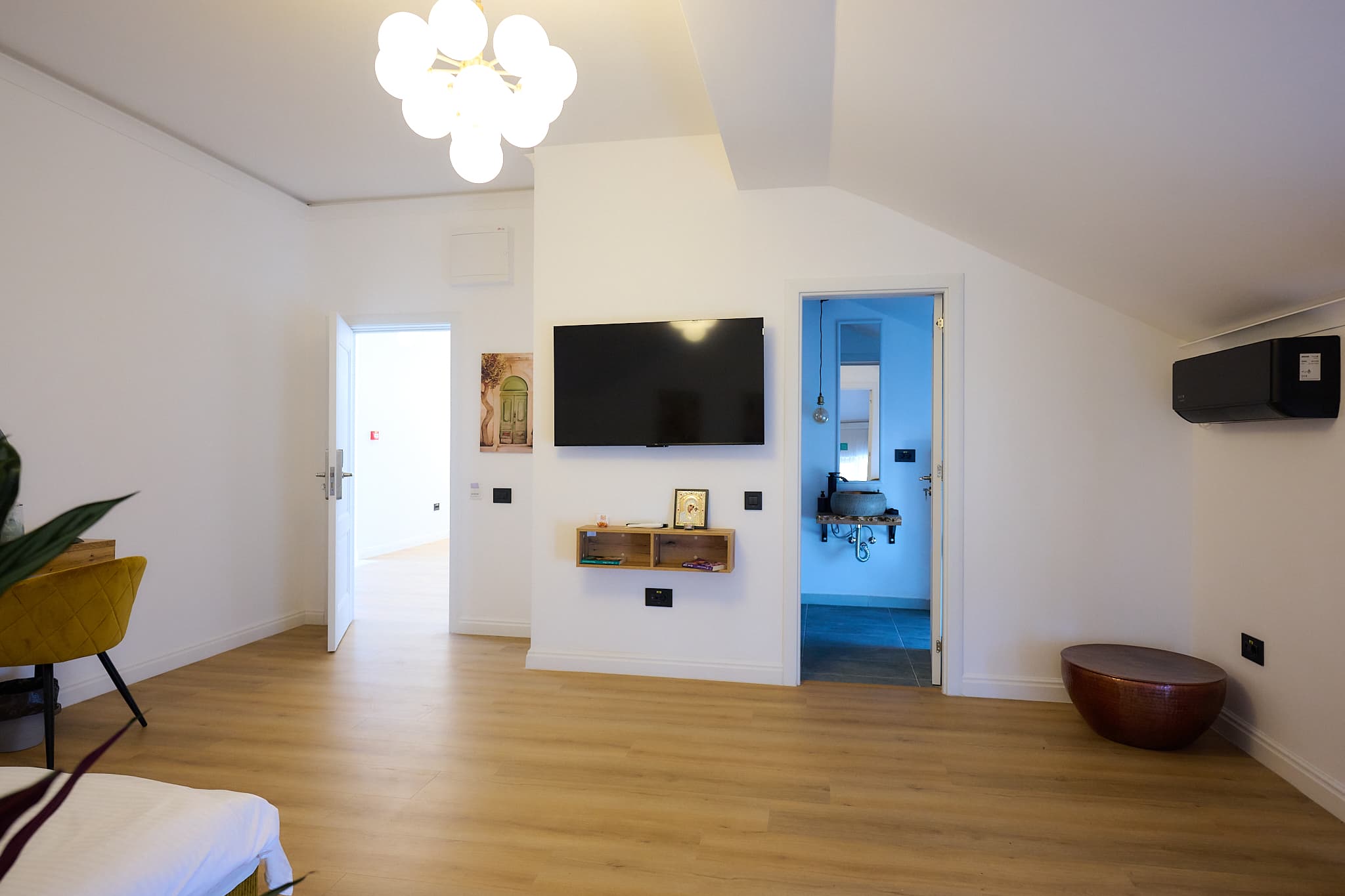 Apartamentul 15